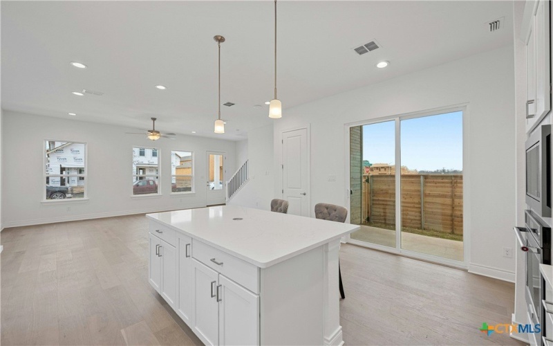 759 N Academy Avenue, New Braunfels, TX 78130, 3 Habitaciones Habitaciones , ,2 BañosBaños,Residential,En Venta,759 N Academy Avenue,570138