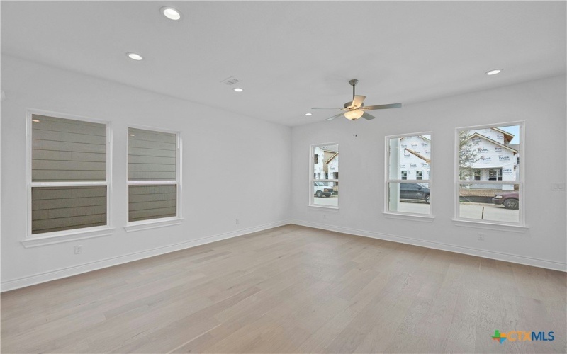 759 N Academy Avenue, New Braunfels, TX 78130, 3 Habitaciones Habitaciones , ,2 BañosBaños,Residential,En Venta,759 N Academy Avenue,570138