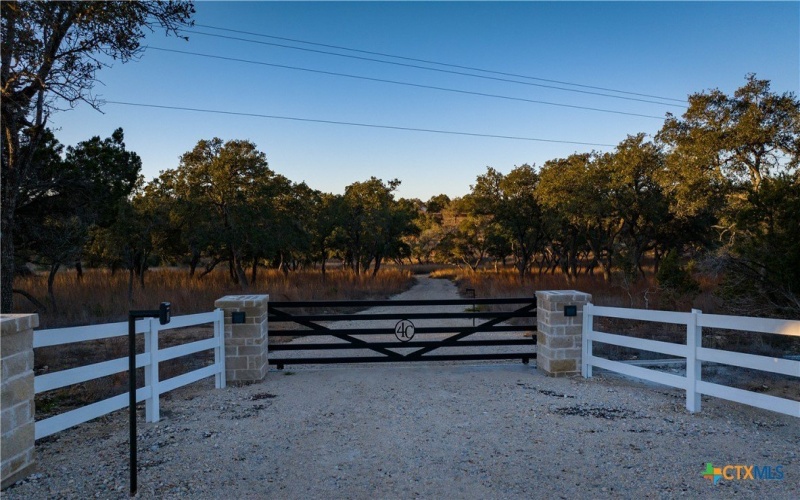 5999 Ranch Road 165, Blanco, TX 78606, ,Otro,En Venta,5999 Ranch Road 165,570773