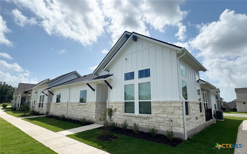 136 Stewart Drive #101, San Marcos, TX 78666, 2 Bedrooms Bedrooms, ,2 BathroomsBathrooms,Residential,For Sale,136 Stewart Drive,570867