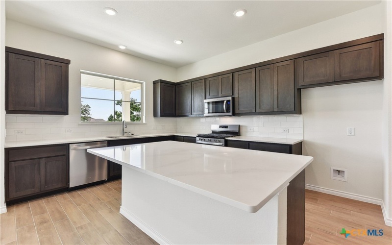 139 Stewart Drive #101, San Marcos, TX 78666, 3 Bedrooms Bedrooms, ,2 BathroomsBathrooms,Residential,For Sale,139 Stewart Drive,570871