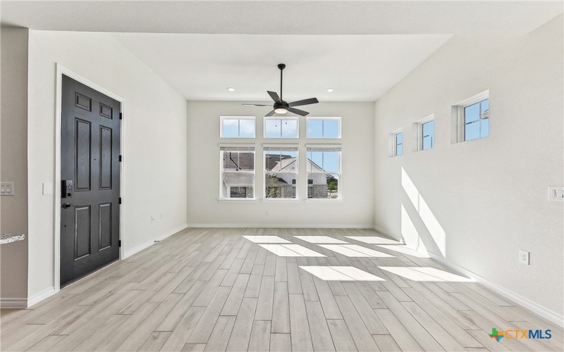 107 Maceo Way #101, San Marcos, TX 78666, 3 Habitaciones Habitaciones , ,2 BañosBaños,Residential,En Venta,107 Maceo Way,570928