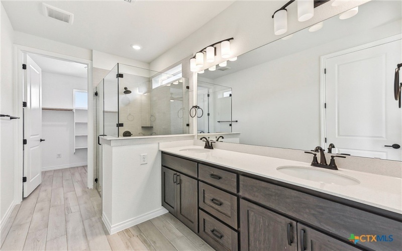 107 Maceo Way #101, San Marcos, TX 78666, 3 Habitaciones Habitaciones , ,2 BañosBaños,Residential,En Venta,107 Maceo Way,570928