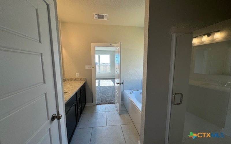 927 James Parker Circle, Killeen, TX 76542, 3 Bedrooms Bedrooms, ,2 BathroomsBathrooms,Residential,For Sale,927 James Parker Circle,571777