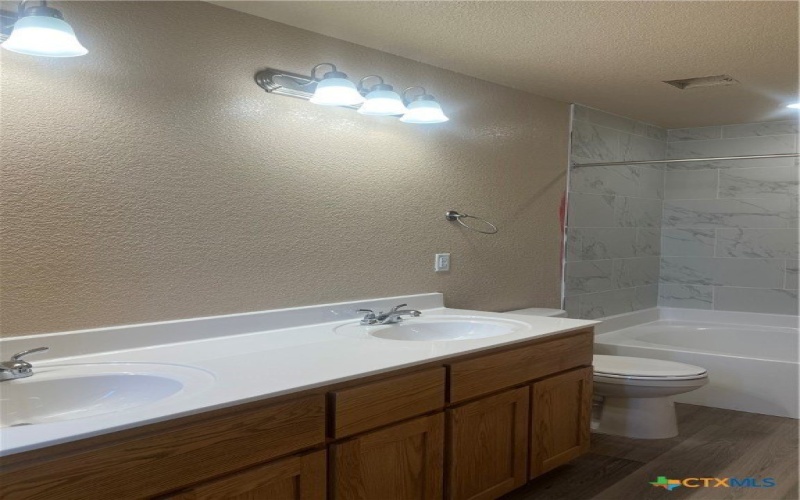 6203 Twistleaf Lane #A & B, Killeen, TX 76543, ,Residential,En Venta,6203 Twistleaf Lane,566761