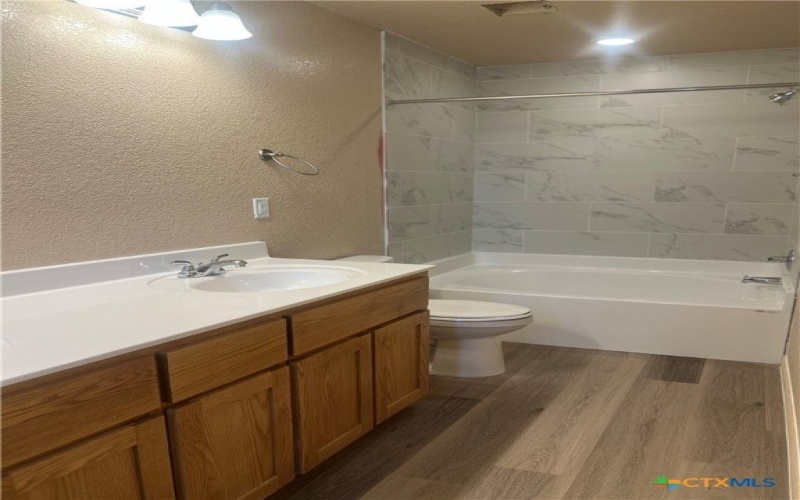 6203 Twistleaf Lane #A & B, Killeen, TX 76543, ,Residential,En Venta,6203 Twistleaf Lane,566761