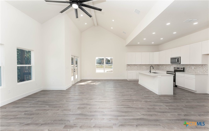 664 Rolling Hills Drive, Canyon Lake, TX 78133, 3 Bedrooms Bedrooms, ,2 BathroomsBathrooms,Residential,For Sale,664 Rolling Hills Drive,567220