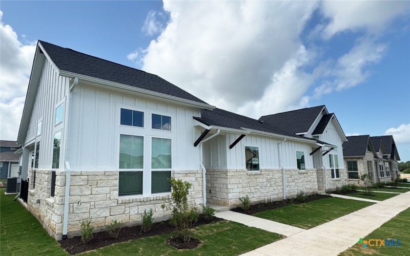 136 Stewart Drive #102, San Marcos, TX 78666, 2 Bedrooms Bedrooms, ,2 BathroomsBathrooms,Residential,For Sale,136 Stewart Drive,573238