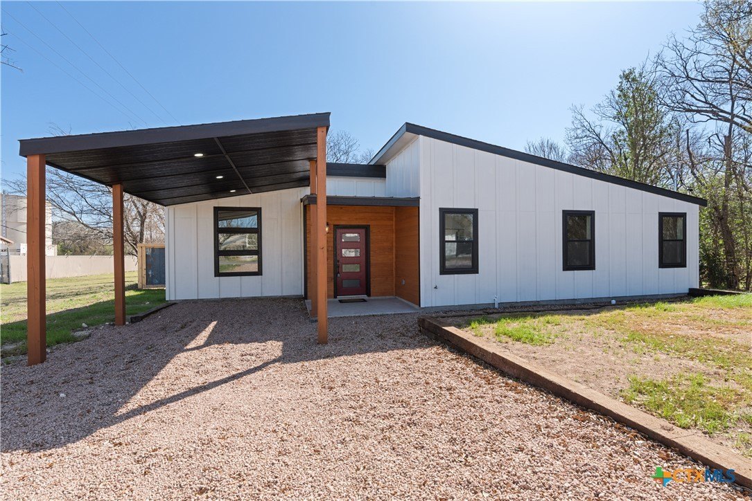 204 N Avenue J, Johnson City, TX 78636, 3 Bedrooms Bedrooms, ,2 BathroomsBathrooms,Residential,For Sale,204 N Avenue J,573264