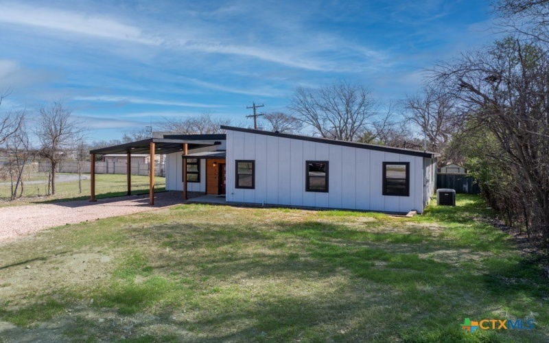 204 N Avenue J, Johnson City, TX 78636, 3 Bedrooms Bedrooms, ,2 BathroomsBathrooms,Residential,For Sale,204 N Avenue J,573264