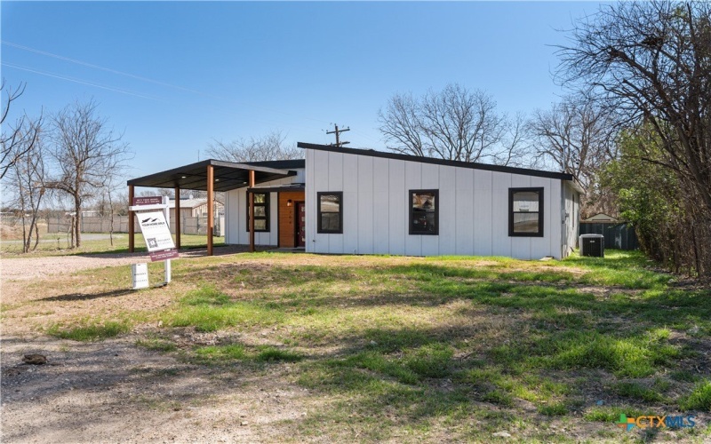 204 N Avenue J, Johnson City, TX 78636, 3 Bedrooms Bedrooms, ,2 BathroomsBathrooms,Residential,For Sale,204 N Avenue J,573264