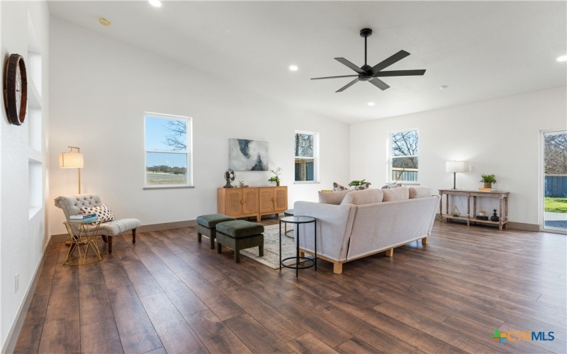204 N Avenue J, Johnson City, TX 78636, 3 Bedrooms Bedrooms, ,2 BathroomsBathrooms,Residential,For Sale,204 N Avenue J,573264