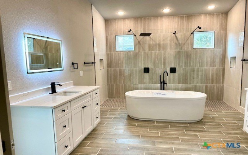 307 Lorne Road, Canyon Lake, TX 78133, 4 Habitaciones Habitaciones , ,3 BañosBaños,Residential,En Venta,307 Lorne Road,567937