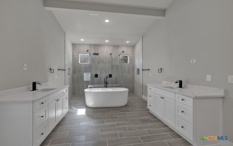 307 Lorne Road, Canyon Lake, TX 78133, 4 Habitaciones Habitaciones , ,3 BañosBaños,Residential,En Venta,307 Lorne Road,567937