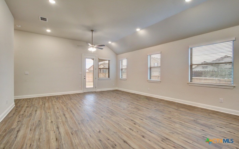 737 Groudsel Avenue, New Braunfels, TX 78132, 4 Bedrooms Bedrooms, ,3 BathroomsBathrooms,Residential,For Sale,737 Groudsel Avenue,574737