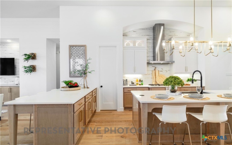 502 Irvine Circle, Liberty Hill, TX 78642, 4 Habitaciones Habitaciones , ,5 BañosBaños,Residential,En Venta,502 Irvine Circle,574961