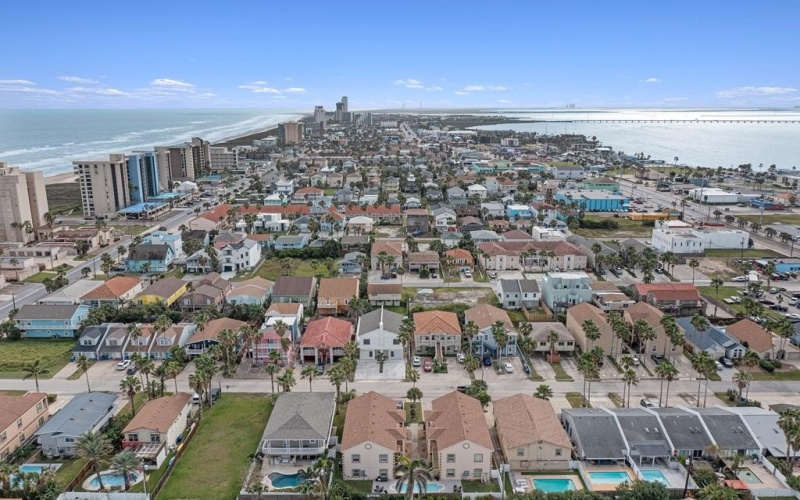121 Campeche St. #B, South Padre Island, TX 78597, 3 Bedrooms Bedrooms, ,2 BathroomsBathrooms,Residential,For Sale,121 Campeche St.,103161
