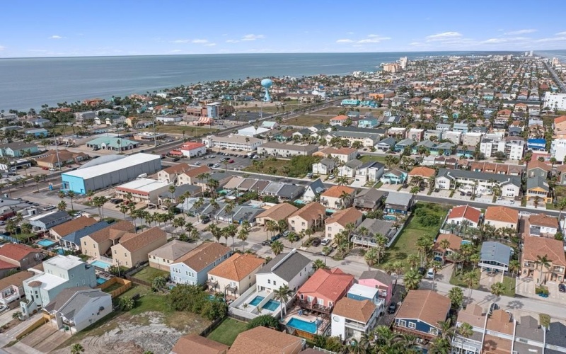 121 Campeche St. #B, South Padre Island, TX 78597, 3 Bedrooms Bedrooms, ,2 BathroomsBathrooms,Residential,For Sale,121 Campeche St.,103161