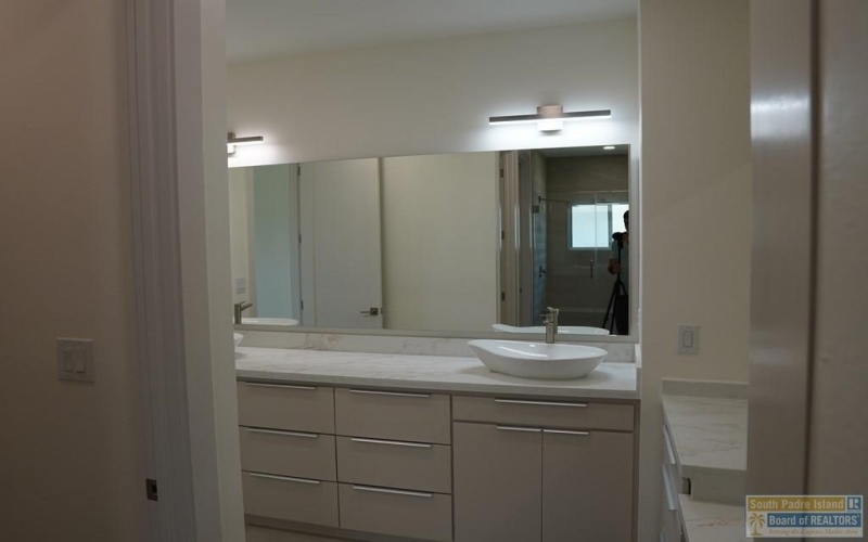 3718 White Rock Cir., Harlingen, TX 78552, 4 Bedrooms Bedrooms, ,3 BathroomsBathrooms,Residential,For Sale,3718 White Rock Cir.,103602