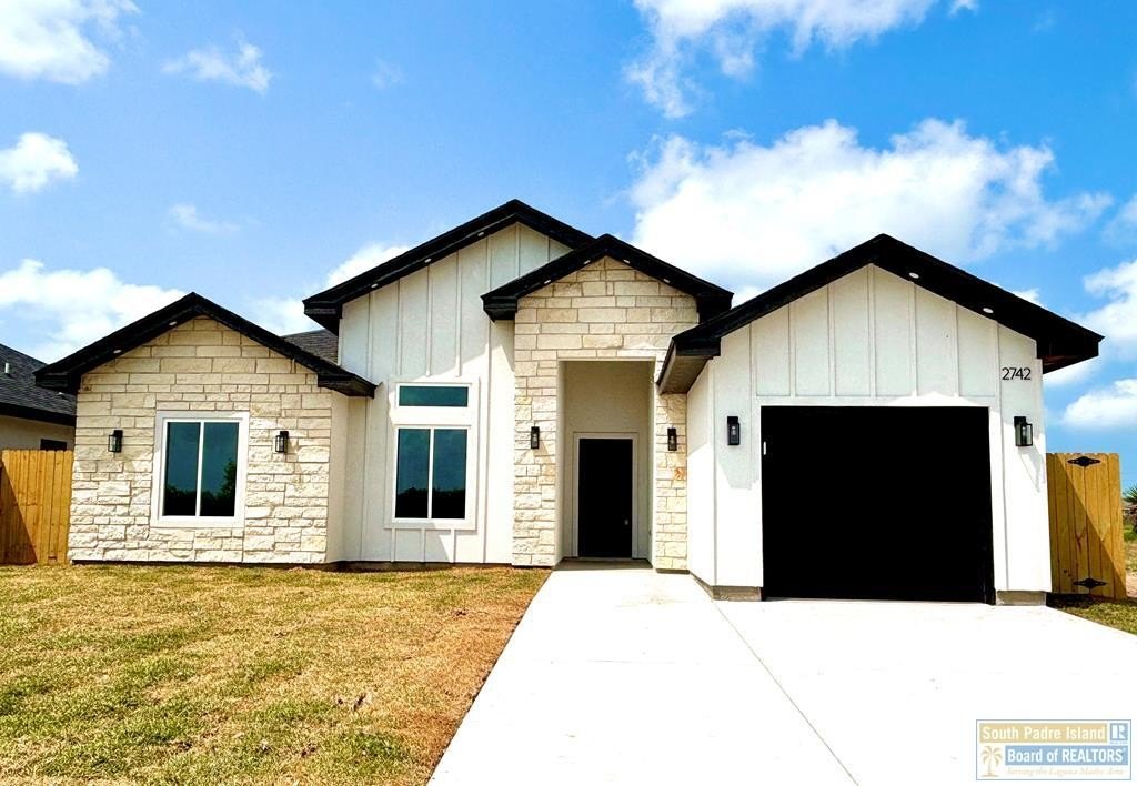 2742 Eliseo Villarreal Ave, Port Isabel, TX 78578, 3 Bedrooms Bedrooms, ,2 BathroomsBathrooms,Residential,For Sale,2742 Eliseo Villarreal Ave,103676