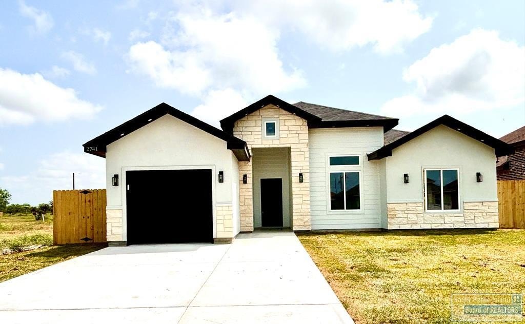 2741 Juan Castillo Ave., Port Isabel, TX 78578, 3 Bedrooms Bedrooms, ,2 BathroomsBathrooms,Residential,For Sale,2741 Juan Castillo Ave.,103677