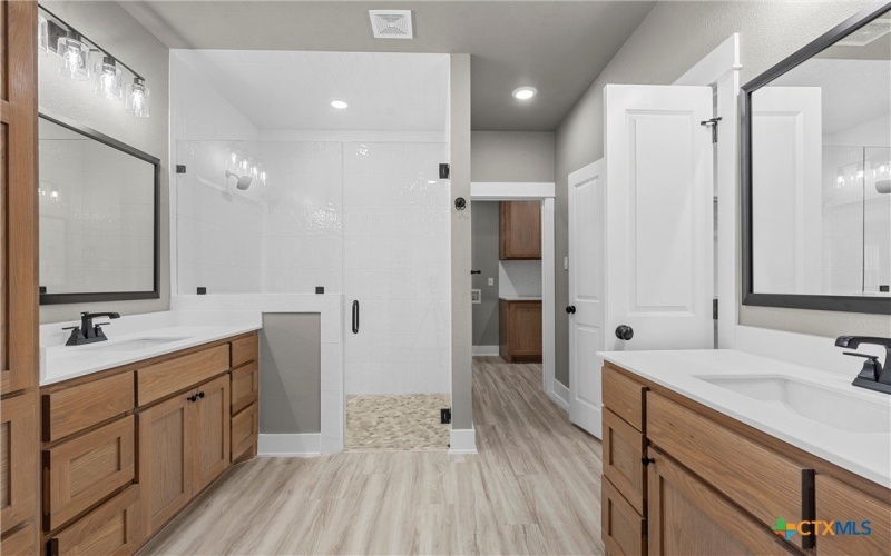 101 Dana Point Road, Lorena, TX 76655, 4 Habitaciones Habitaciones , ,3 BañosBaños,Residential,En Venta,101 Dana Point Road,578297