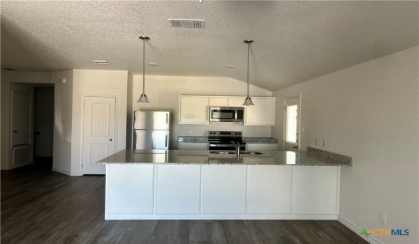 113 Dolphin Drive #B, Temple, TX 76501, 3 Bedrooms Bedrooms, ,2 BathroomsBathrooms,Residential Lease,For Rent,113 Dolphin Drive,579409