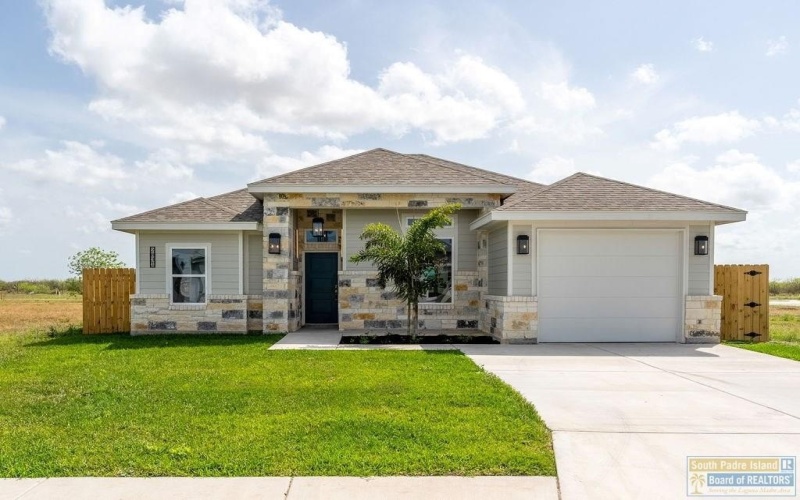 2831 Juan Castillo Ave., Port Isabel, TX 78578, 3 Bedrooms Bedrooms, ,2 BathroomsBathrooms,Residential,For Sale,2831 Juan Castillo Ave.,103032