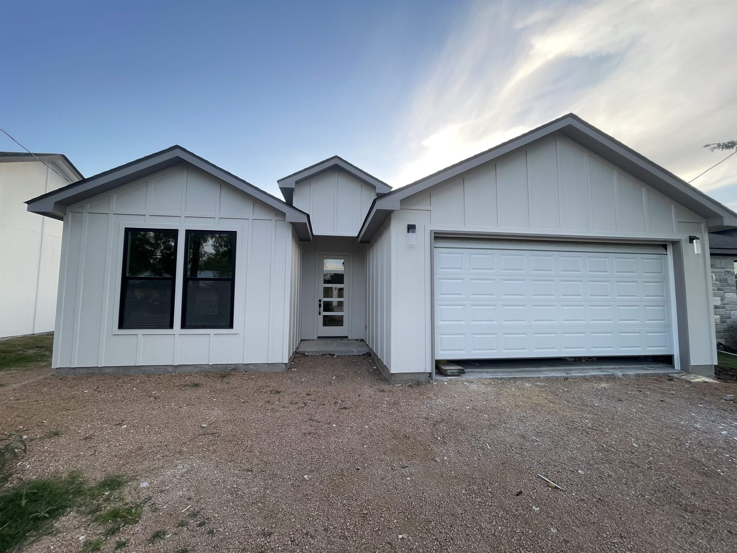 650 Birch Lane, Cottonwood Shores, TX 78657, 3 Habitaciones Habitaciones , ,2 BañosBaños,Residential,En Venta,650 Birch Lane,173316