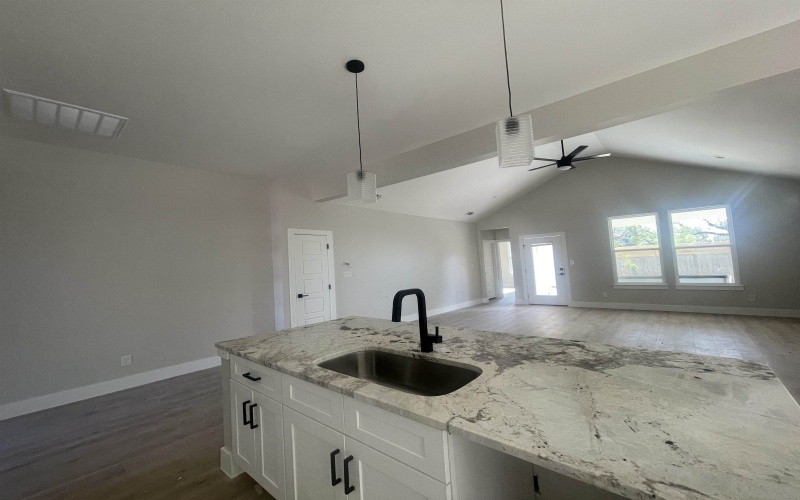 650 Birch Lane, Cottonwood Shores, TX 78657, 3 Habitaciones Habitaciones , ,2 BañosBaños,Residential,En Venta,650 Birch Lane,173316