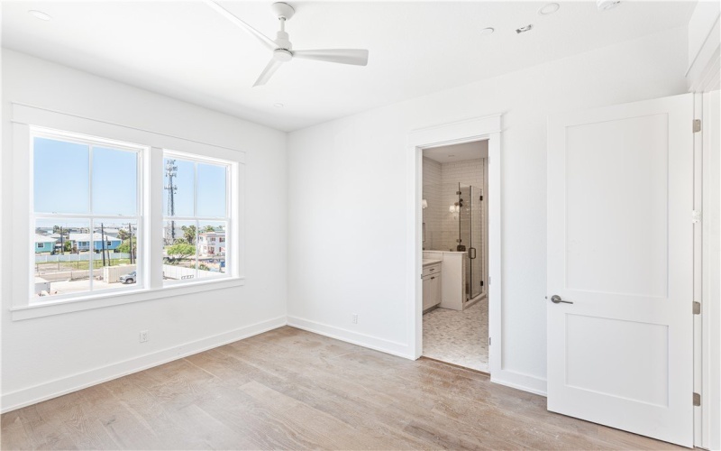 136 W Cotter Avenue #3, Port Aransas, TX 78373, 2 Bedrooms Bedrooms, ,2 BathroomsBathrooms,Residential,For Sale,136 W Cotter Avenue,455189