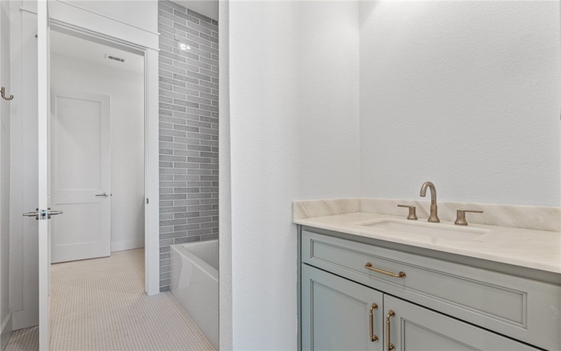 136 W Cotter Avenue #9, Port Aransas, TX 78373, 2 Bedrooms Bedrooms, ,2 BathroomsBathrooms,Residential,For Sale,136 W Cotter Avenue,455191