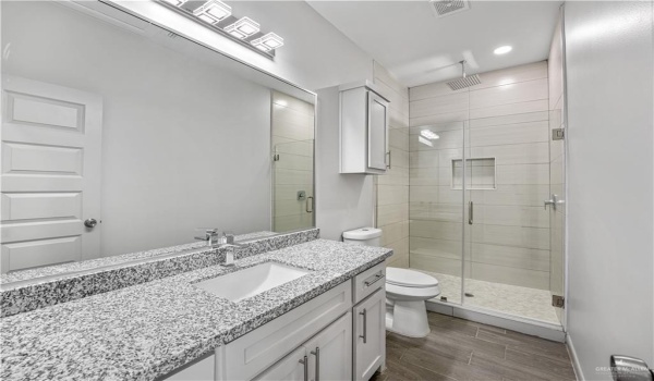 1905 W Violet Drive #3, Pharr, TX 78577, 2 Bedrooms Bedrooms, ,2 BathroomsBathrooms,Residential Lease,For Rent,1905 W Violet Drive,471075