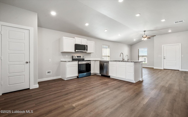 8621 29th Street, Lubbock, TX 79407, 3 Bedrooms Bedrooms, ,2 BathroomsBathrooms,Residential,For Sale,8621 29th Street,202554626
