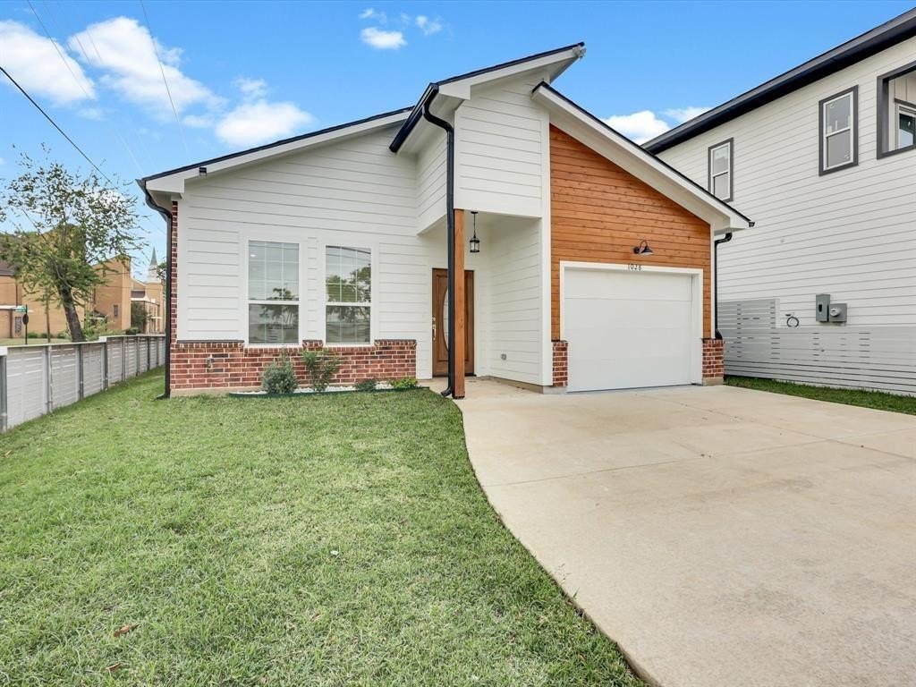 1028 Comal Street, Dallas, TX 75203, 3 Habitaciones Habitaciones , ,2 BañosBaños,Residential,En Venta,1028 Comal Street,20816767