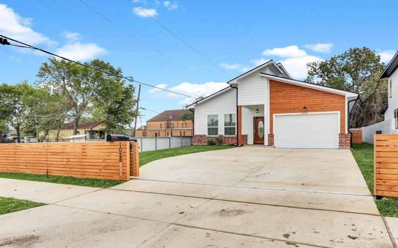 1028 Comal Street, Dallas, TX 75203, 3 Habitaciones Habitaciones , ,2 BañosBaños,Residential,En Venta,1028 Comal Street,20816767