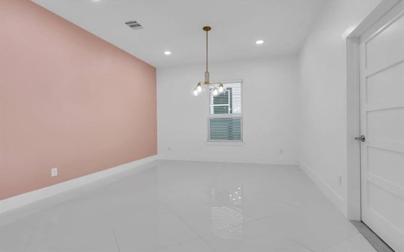 1028 Comal Street, Dallas, TX 75203, 3 Habitaciones Habitaciones , ,2 BañosBaños,Residential,En Venta,1028 Comal Street,20816767
