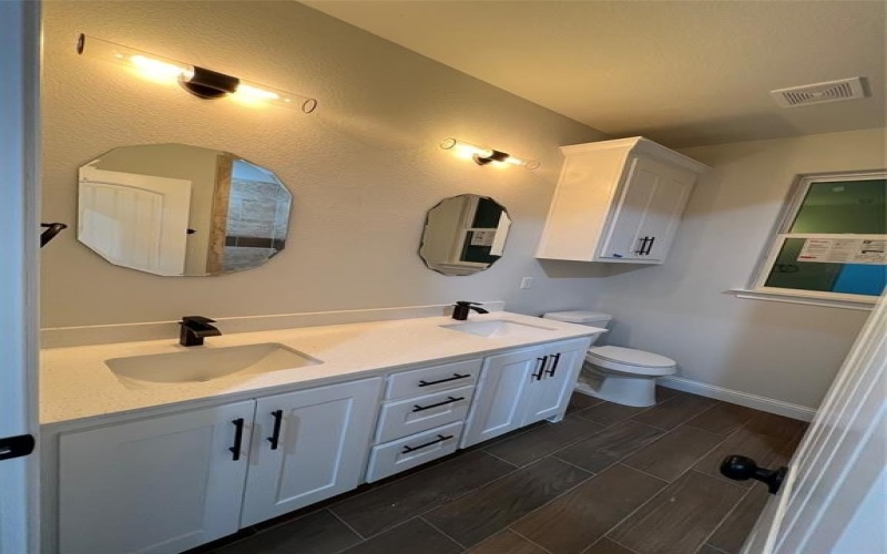 5741 Black Pine Circle, Granbury, TX 76048, 3 Bedrooms Bedrooms, ,2 BathroomsBathrooms,Residential,For Sale,5741 Black Pine Circle,20793981