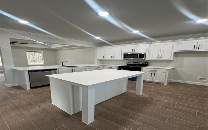 5741 Black Pine Circle, Granbury, TX 76048, 3 Bedrooms Bedrooms, ,2 BathroomsBathrooms,Residential,For Sale,5741 Black Pine Circle,20793981
