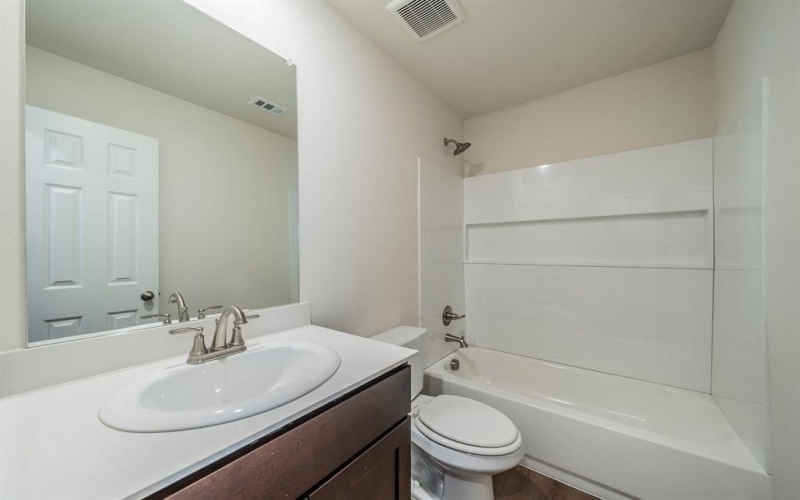 110 Doma Avenue, Greenville, TX 75402, 4 Habitaciones Habitaciones , ,2 BañosBaños,Residential,En Venta,110 Doma Avenue,20789079