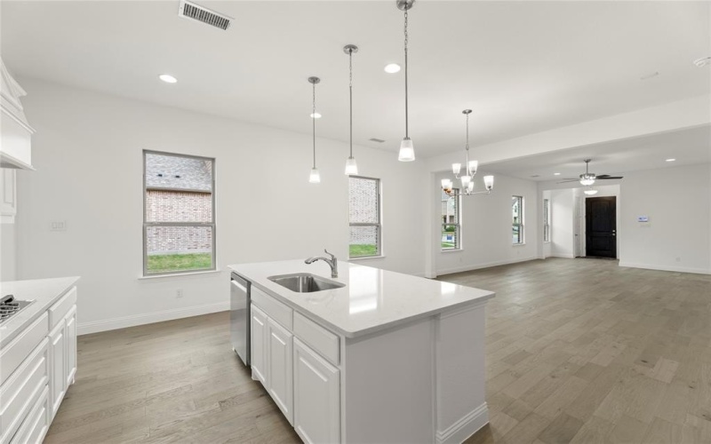 3601 Long Branch Boulevard, Rowlett, TX 75088, 3 Bedrooms Bedrooms, ,2 BathroomsBathrooms,Residential,For Sale,3601 Long Branch Boulevard,20770112