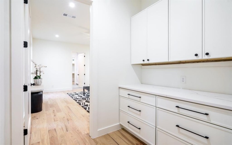 4722 Capitol Avenue, Dallas, TX 75204, 4 Habitaciones Habitaciones , ,5 BañosBaños,Residential,En Venta,4722 Capitol Avenue,20791223