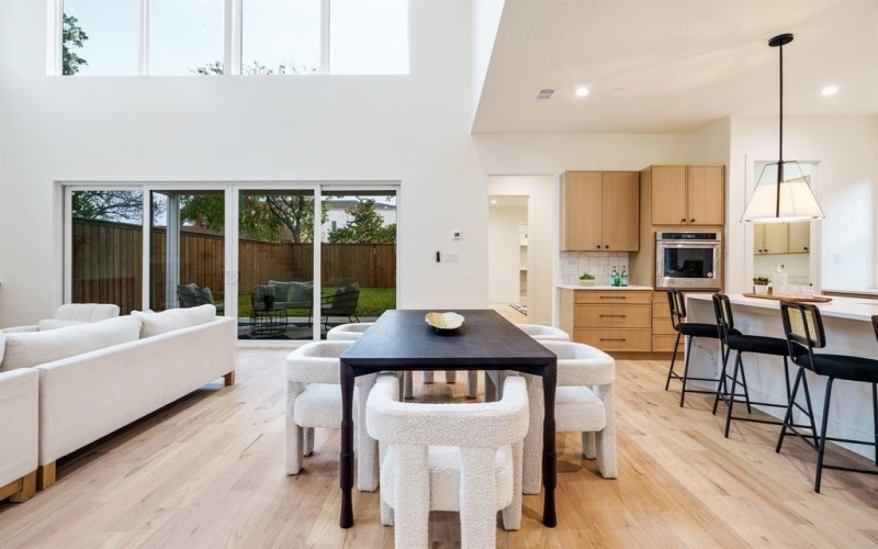4722 Capitol Avenue, Dallas, TX 75204, 4 Habitaciones Habitaciones , ,5 BañosBaños,Residential,En Venta,4722 Capitol Avenue,20791223