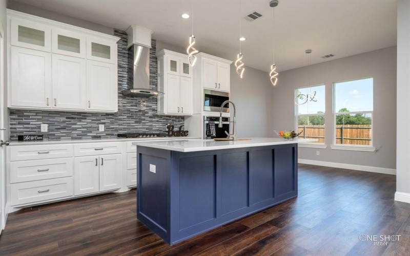 802 Waters Edge Drive, Abilene, TX 79602, 4 Habitaciones Habitaciones , ,3 BañosBaños,Residential,En Venta,802 Waters Edge Drive,20732626