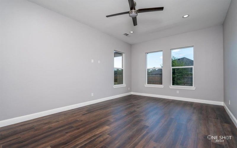 802 Waters Edge Drive, Abilene, TX 79602, 4 Habitaciones Habitaciones , ,3 BañosBaños,Residential,En Venta,802 Waters Edge Drive,20732626