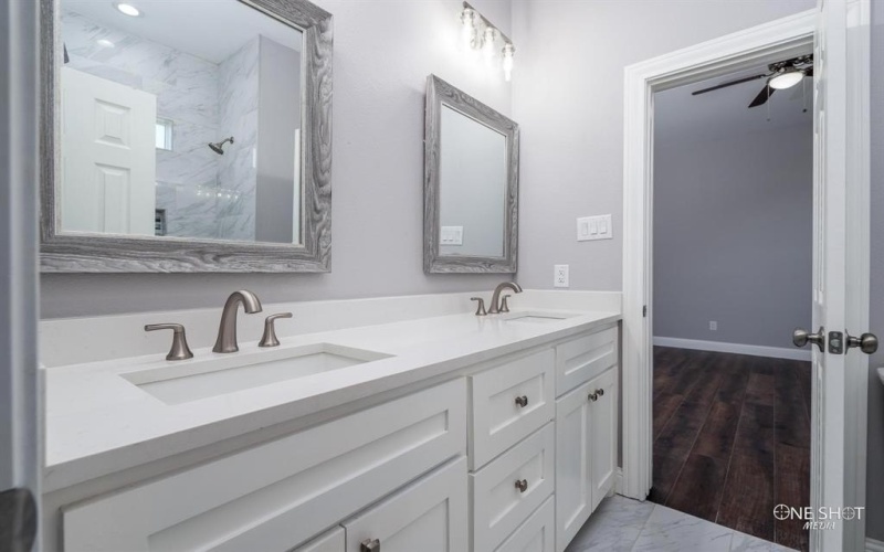 802 Waters Edge Drive, Abilene, TX 79602, 4 Habitaciones Habitaciones , ,3 BañosBaños,Residential,En Venta,802 Waters Edge Drive,20732626