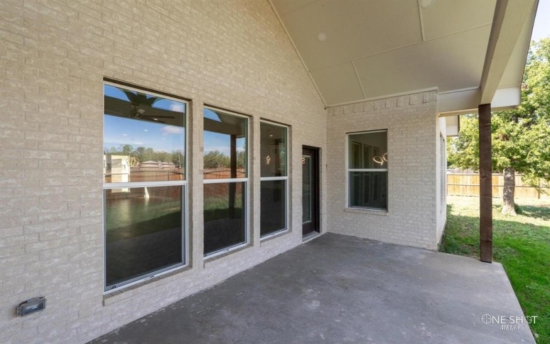 802 Waters Edge Drive, Abilene, TX 79602, 4 Habitaciones Habitaciones , ,3 BañosBaños,Residential,En Venta,802 Waters Edge Drive,20732626