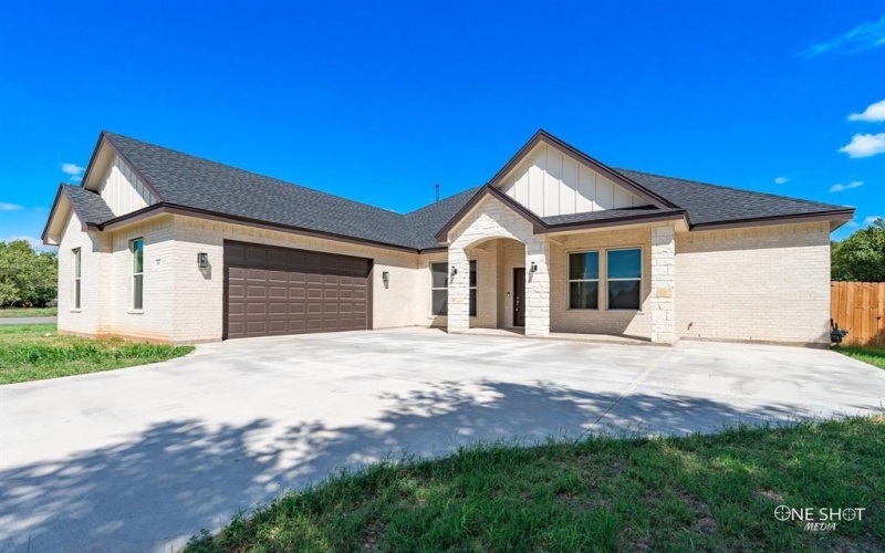802 Waters Edge Drive, Abilene, TX 79602, 4 Habitaciones Habitaciones , ,3 BañosBaños,Residential,En Venta,802 Waters Edge Drive,20732626