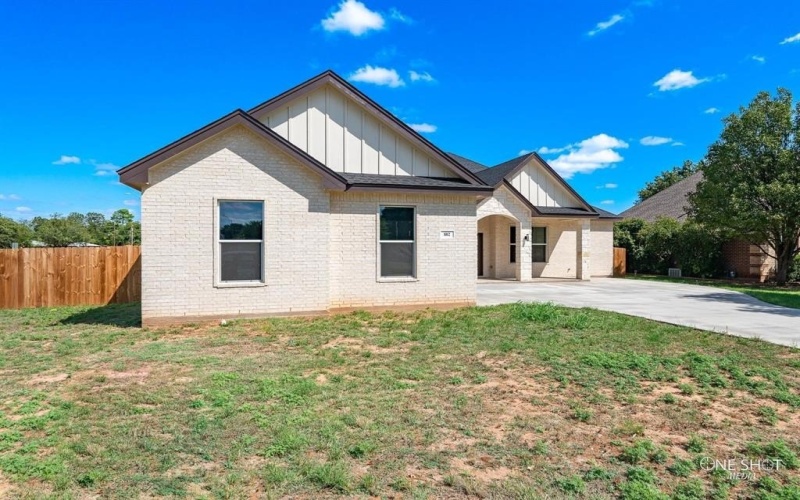 802 Waters Edge Drive, Abilene, TX 79602, 4 Habitaciones Habitaciones , ,3 BañosBaños,Residential,En Venta,802 Waters Edge Drive,20732626