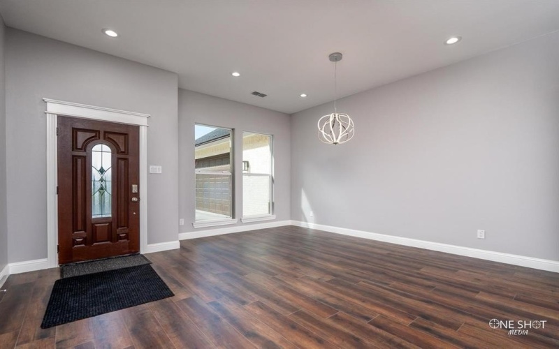 802 Waters Edge Drive, Abilene, TX 79602, 4 Habitaciones Habitaciones , ,3 BañosBaños,Residential,En Venta,802 Waters Edge Drive,20732626